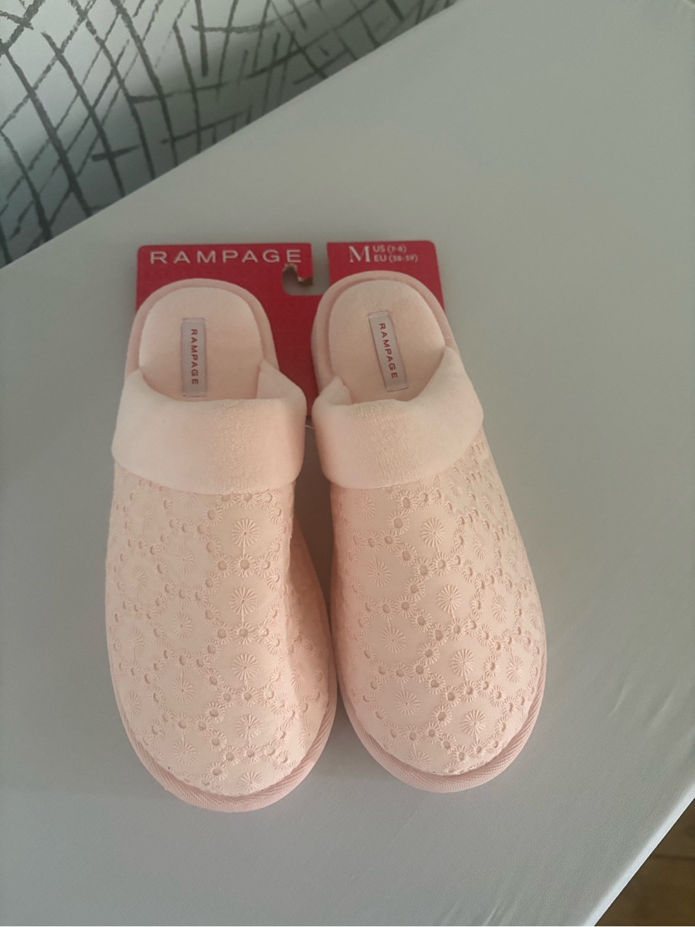 Rampage Light Pink Women's Slip-On Clog Slippers. Size M (7/8) - Picture 2 of 5